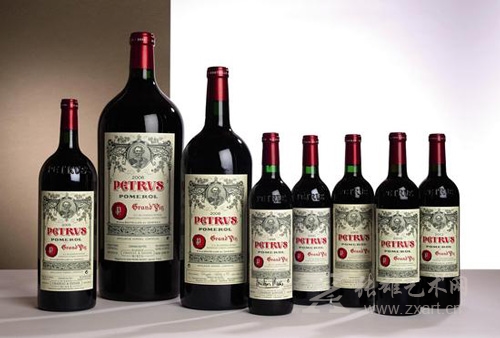 Château Pétrus 1998 年（标准装 6 瓶）估价：85，000 – 120，000 港元/11，000 – 15，000 美元 　　Château Pétrus 2005 年（ 1.5 公升装 3 瓶）估价：110，000 – 150，000 港元/14，000 – 19，000 美元 　　Château Pétrus 2006 年（ 6 公升装 3 瓶）估价：80，000 – 110，000 港元/10，000 – 14，000 美元 　　Château Pétrus 2008 年（ 3 公升装 1 瓶）估价：55，000 – 80，000 港元/7，000 – 10，000 美元