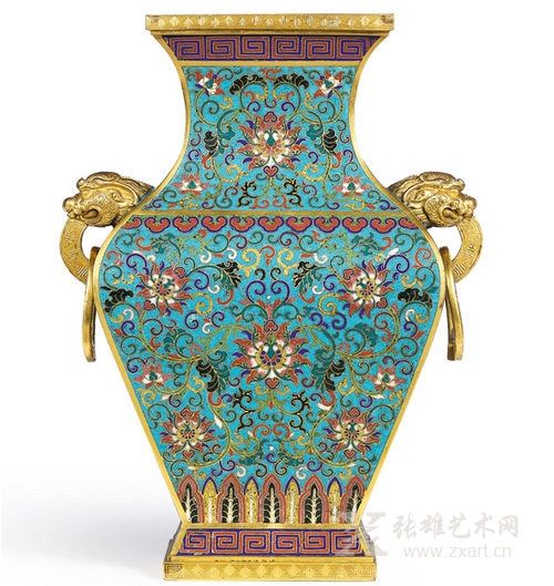 3629清乾隆 掐丝珐琅缠枝莲纹双兽活环耳方壶 《乾隆年制》款估价7,000,000 — 9,000,000港币